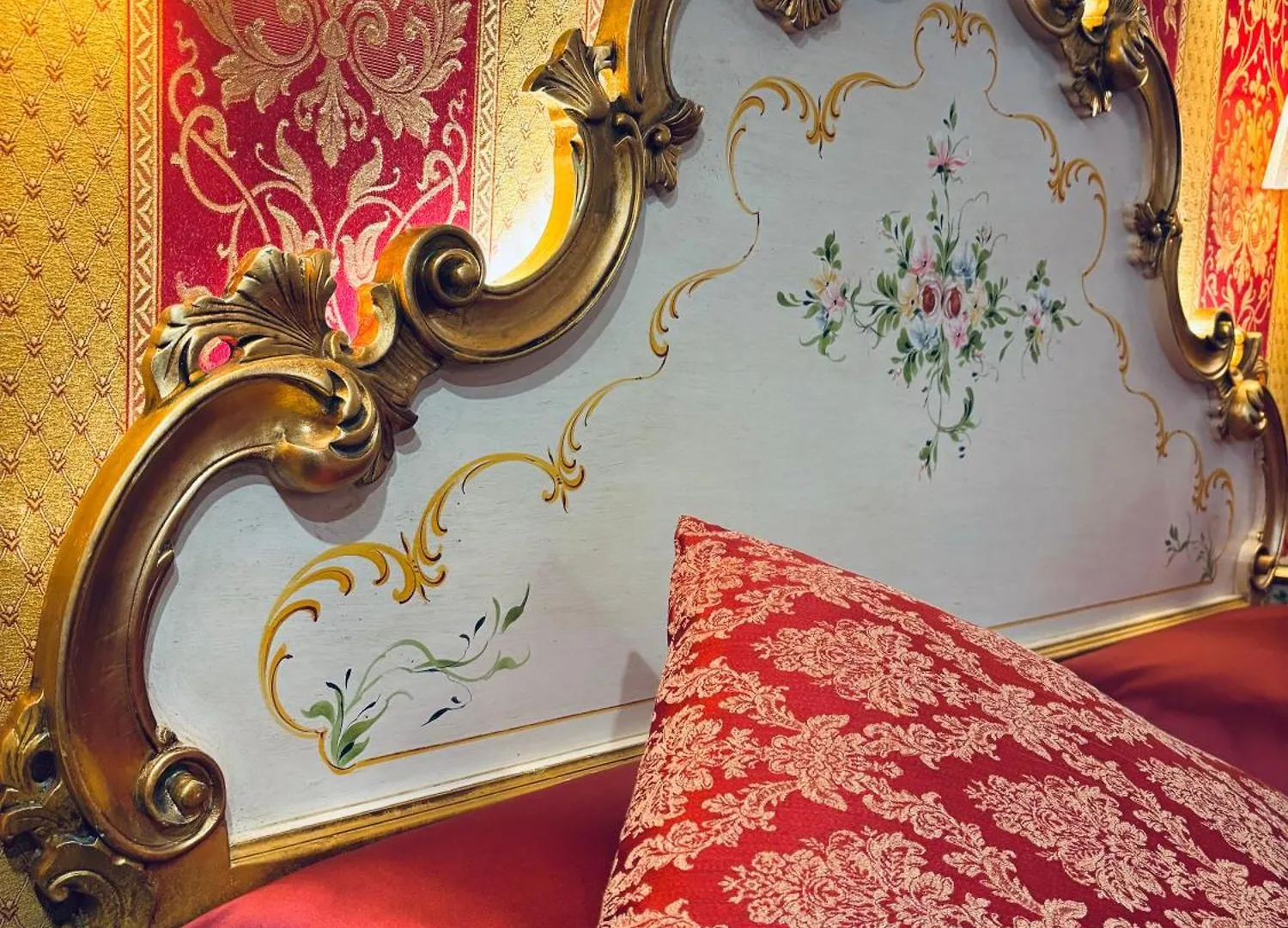 Hotel Al Graspo De Ua Venice 3*,  Italy