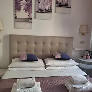 Castelfidardo 2* Rzym